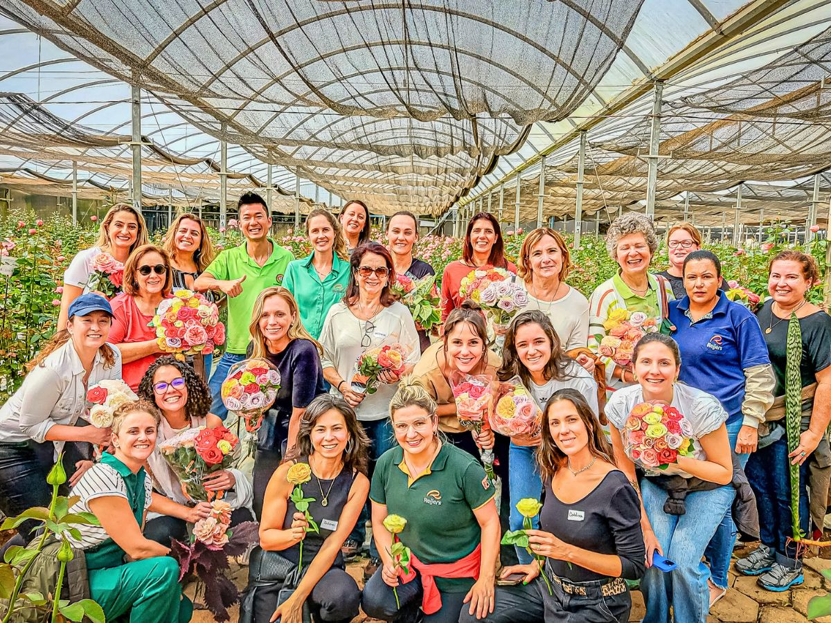 A farm visit organized by Conexao Floristas