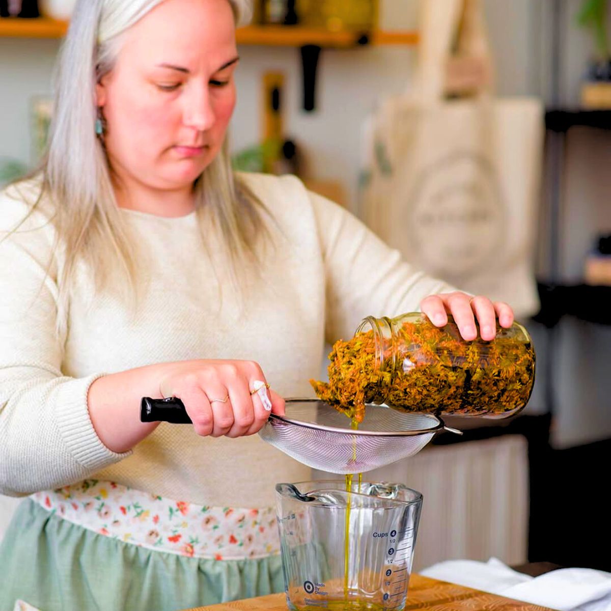 Creating Calendula oil