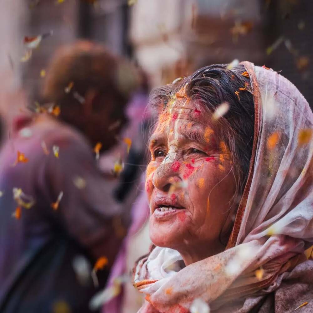 Widow Holi celebration at Shree Radha Gopinathji temple