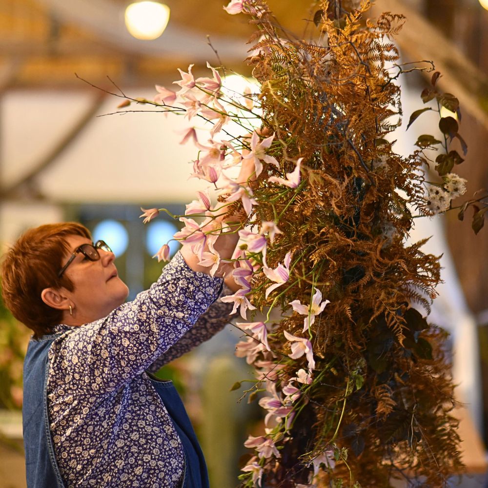 Róbert Bartolen’s Dreamy Floral Cloud Made With Marginpar’s Clematis Amazing® Kansas