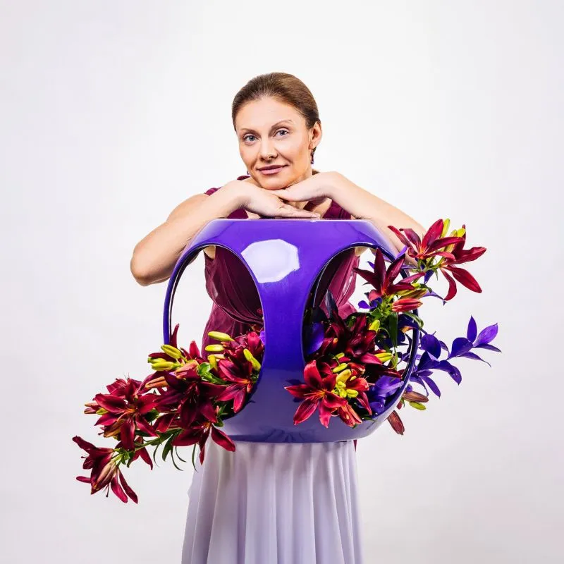 Anna Loshakova Bredefleur Friend