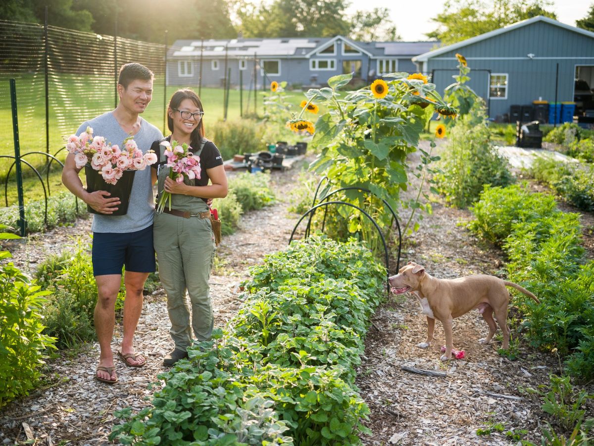 Jessie and Eric of bare flower farm Jessie and Eric of bare flower farm