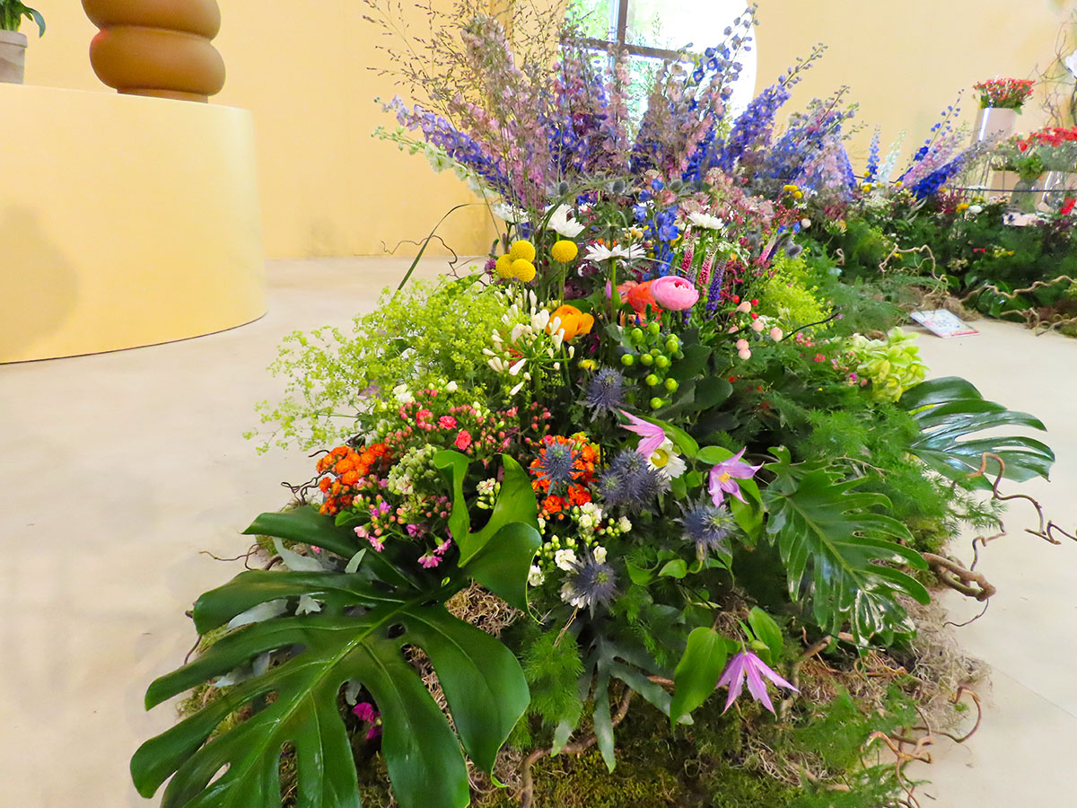 Summer Flower piece by 365 days of flowers Summer Flower piece by 365 days of flowers