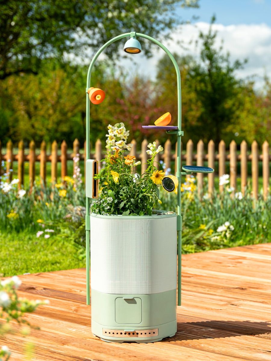 Full view of the Petal Camera and Wonder Block Full view of the Petal Camera and Wonder Block