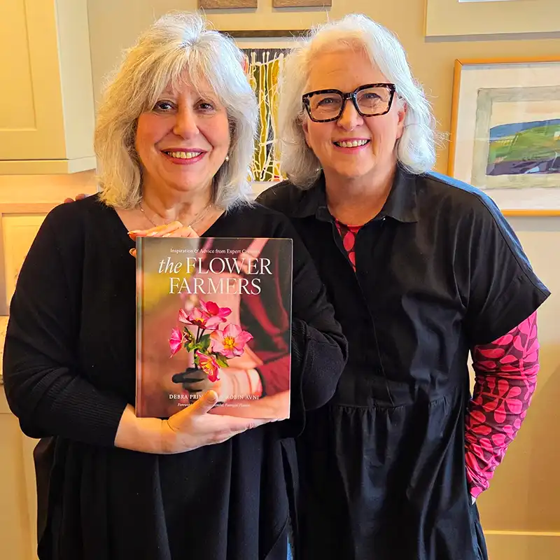 The Flower Farmers: Inspiration & Advice From Expert Growers Anthology by Debra Prinzing and Robin Avni