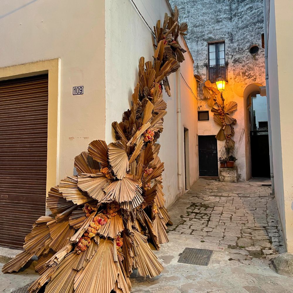 Entry installation with dried palms designed by Driuchan Olena World Cup Floral Art 2025