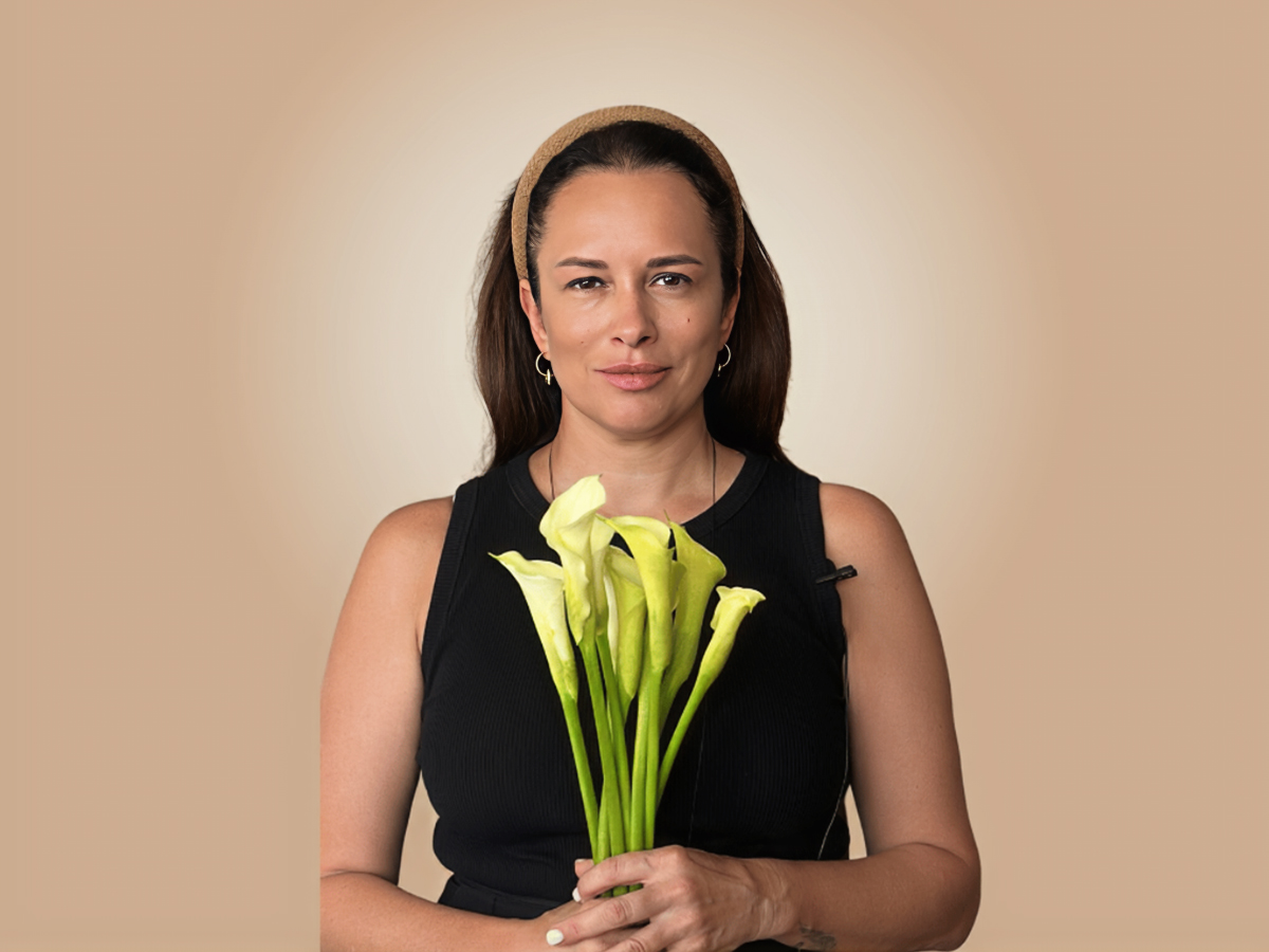 Olena Driuchan with bunch of callas Olena Driuchan with bunch of callas