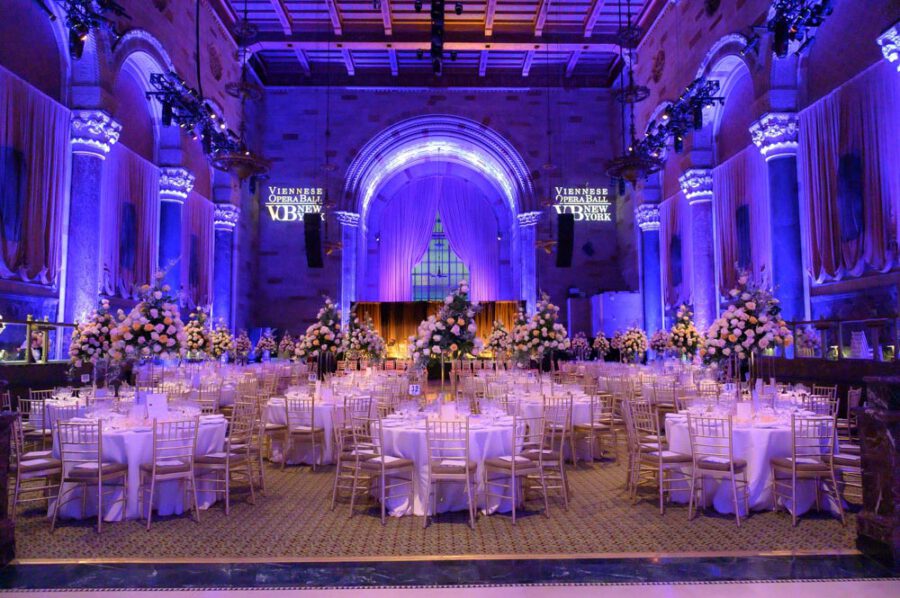 Olga Sahraoui Floral decoration in Vienna ballroom