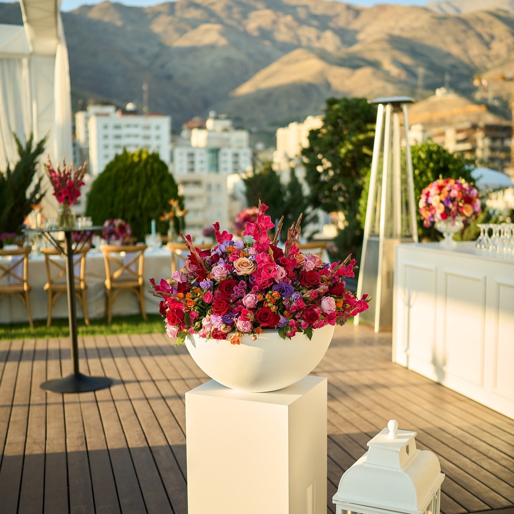 Wedding decor with artificial flower Wedding decor with artificial flower