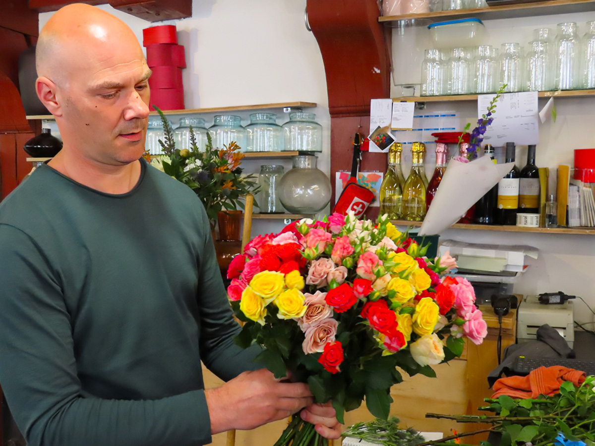 Michel from Jemi with Spray Rose Blossoms bouquet Michel from Jemi with Spray Rose Blossoms bouquet