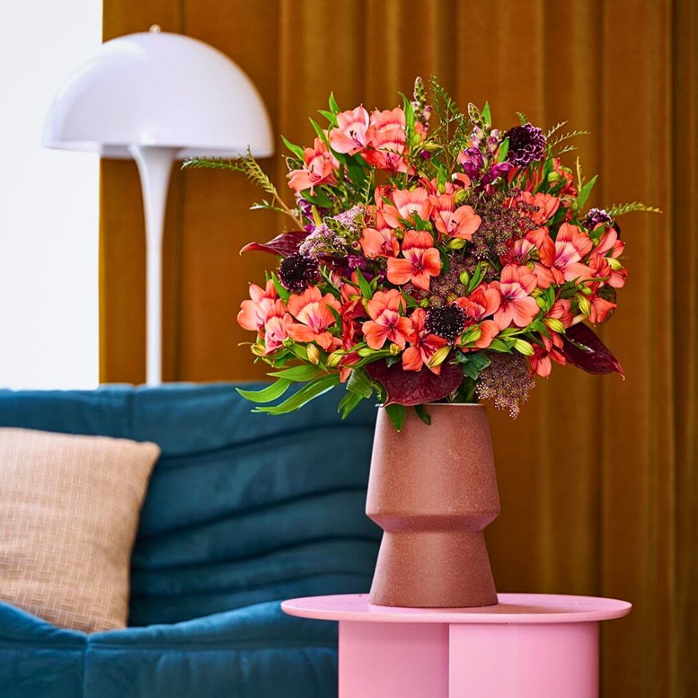 Alstroemeria design vase Alstroemeria Flower Meaning - The Rich Symbolism Behind This Friendship Flower