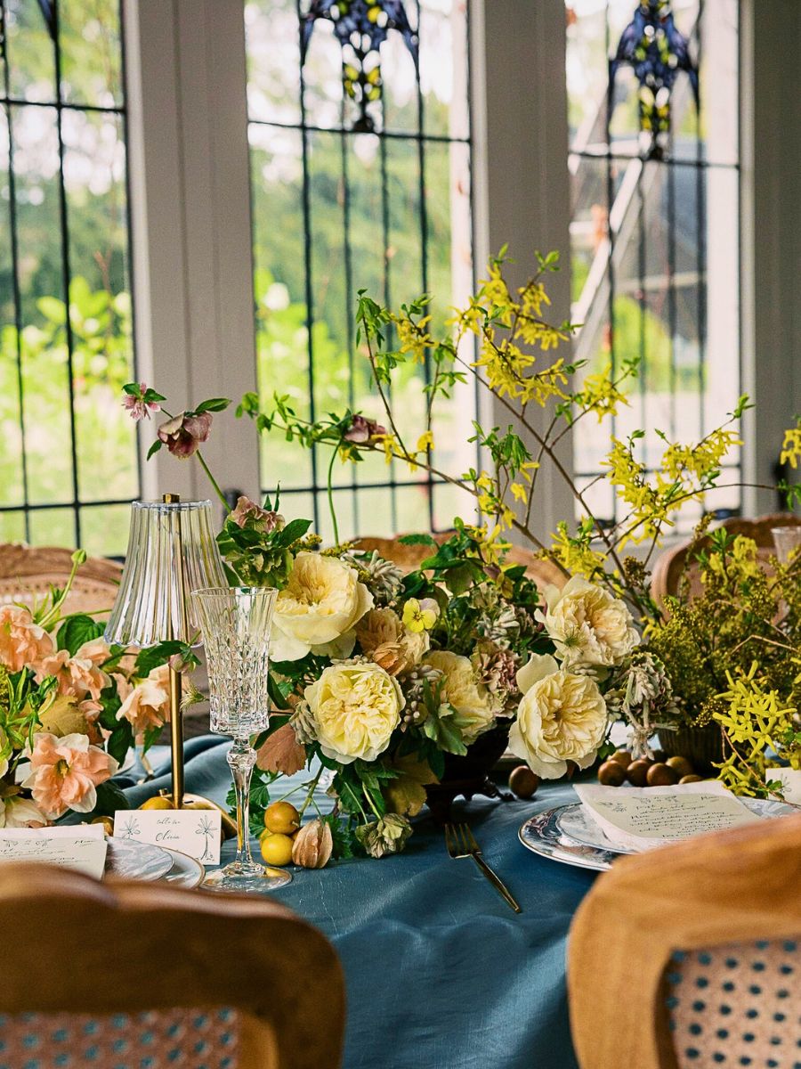 Heather Siu’s Artisanal Touch in Luxury Wedding and Event Designs With David Austin’s New Roses; Rose Enid™ and Rose Phoebe™
