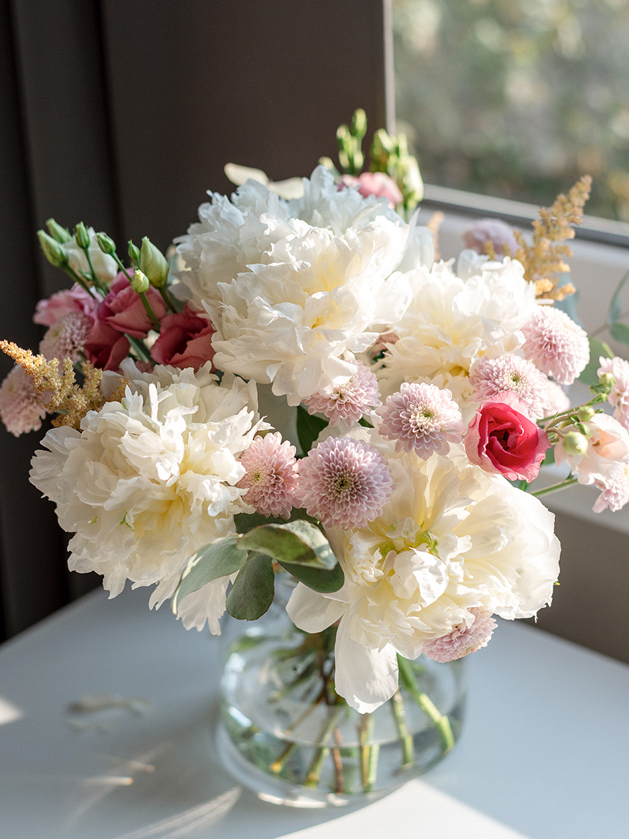 Bouquet with white peonies and Chrysanthemums in a vase