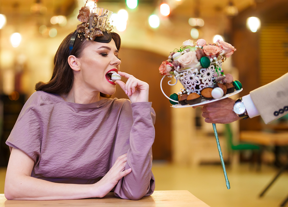 Laura Draghici Pantone Mocca Mousse tray model