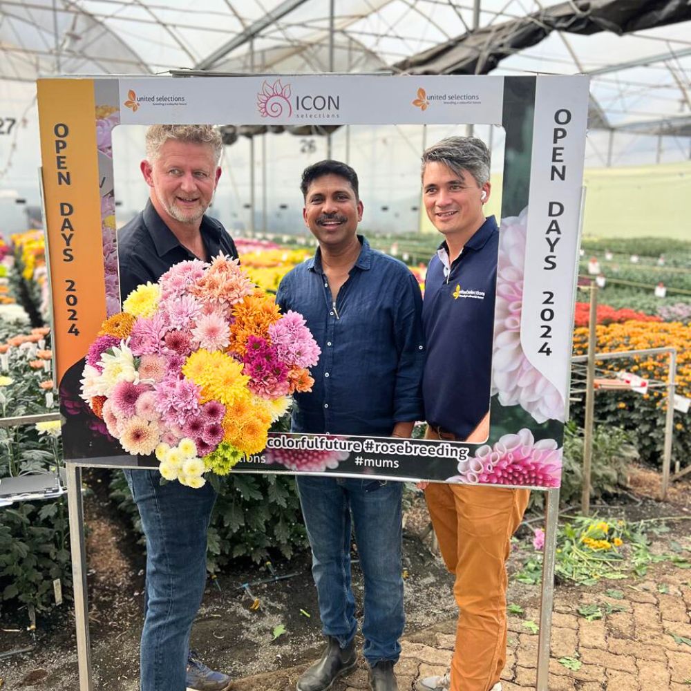Mohan Choudhery with Jelle Posthumus and Jan Haaksman during their open days 10 Questions to Mohan