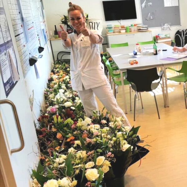 #BecauseyoucareWebringflowers - Regine Motmans on Thursd