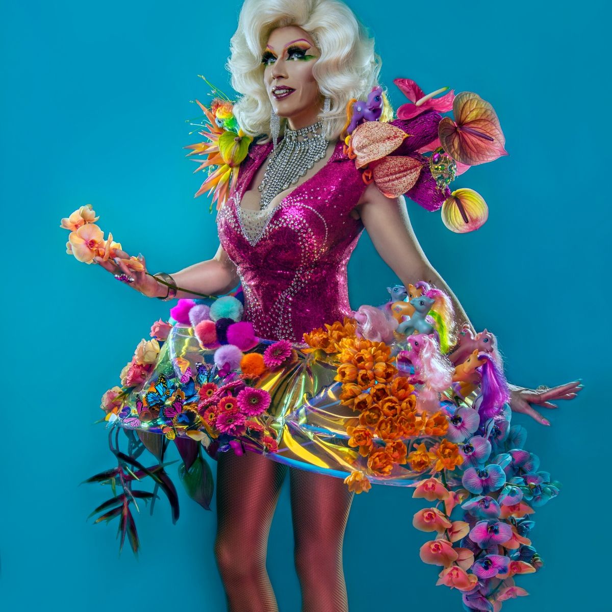 Sandra Attema Welte - Drag Queen with colored flowers - on Thursd