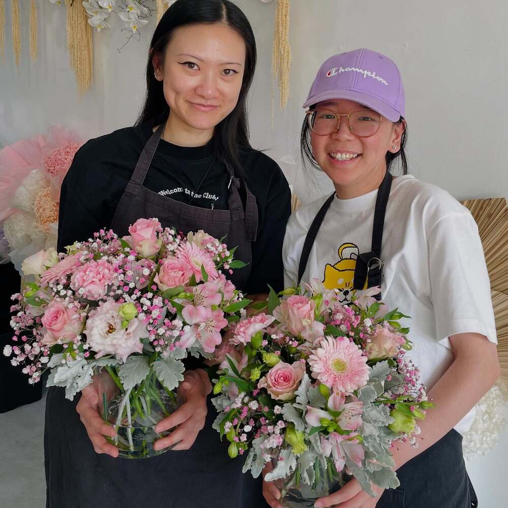 Two amazing lady florist Two amazing lady florist