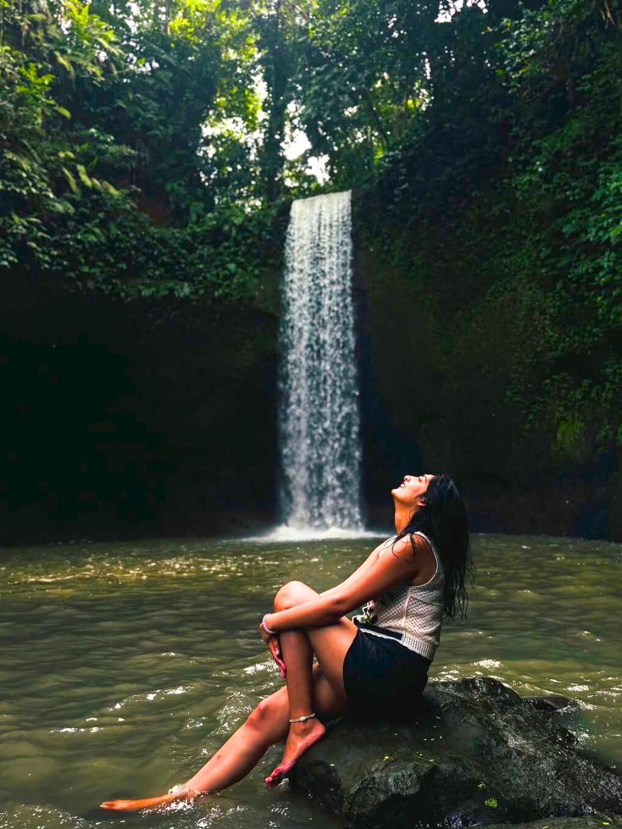 Bonding time in a waterfall Bonding time in a waterfall
