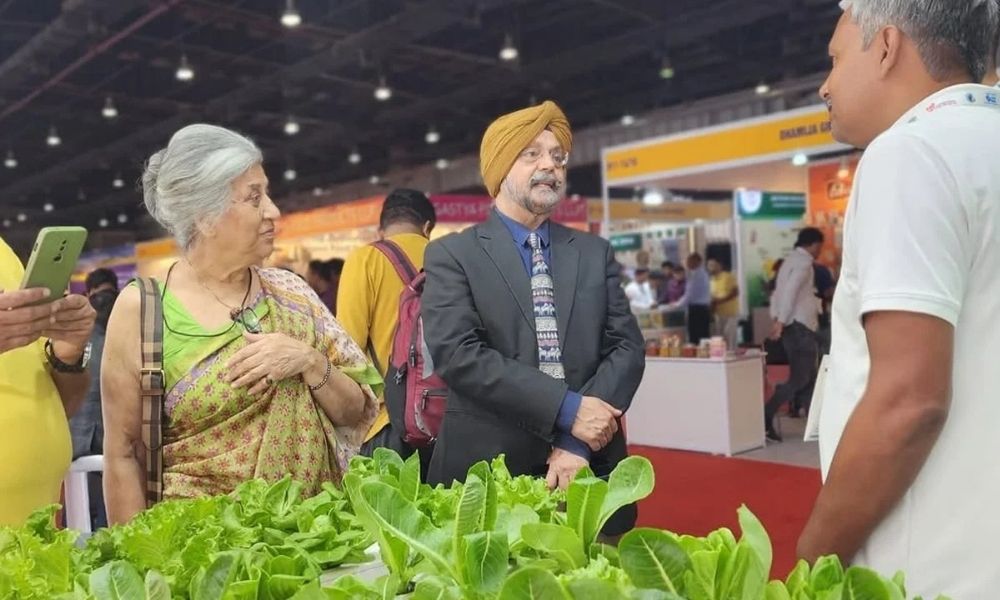 Horticonnect Expo Indian people talking