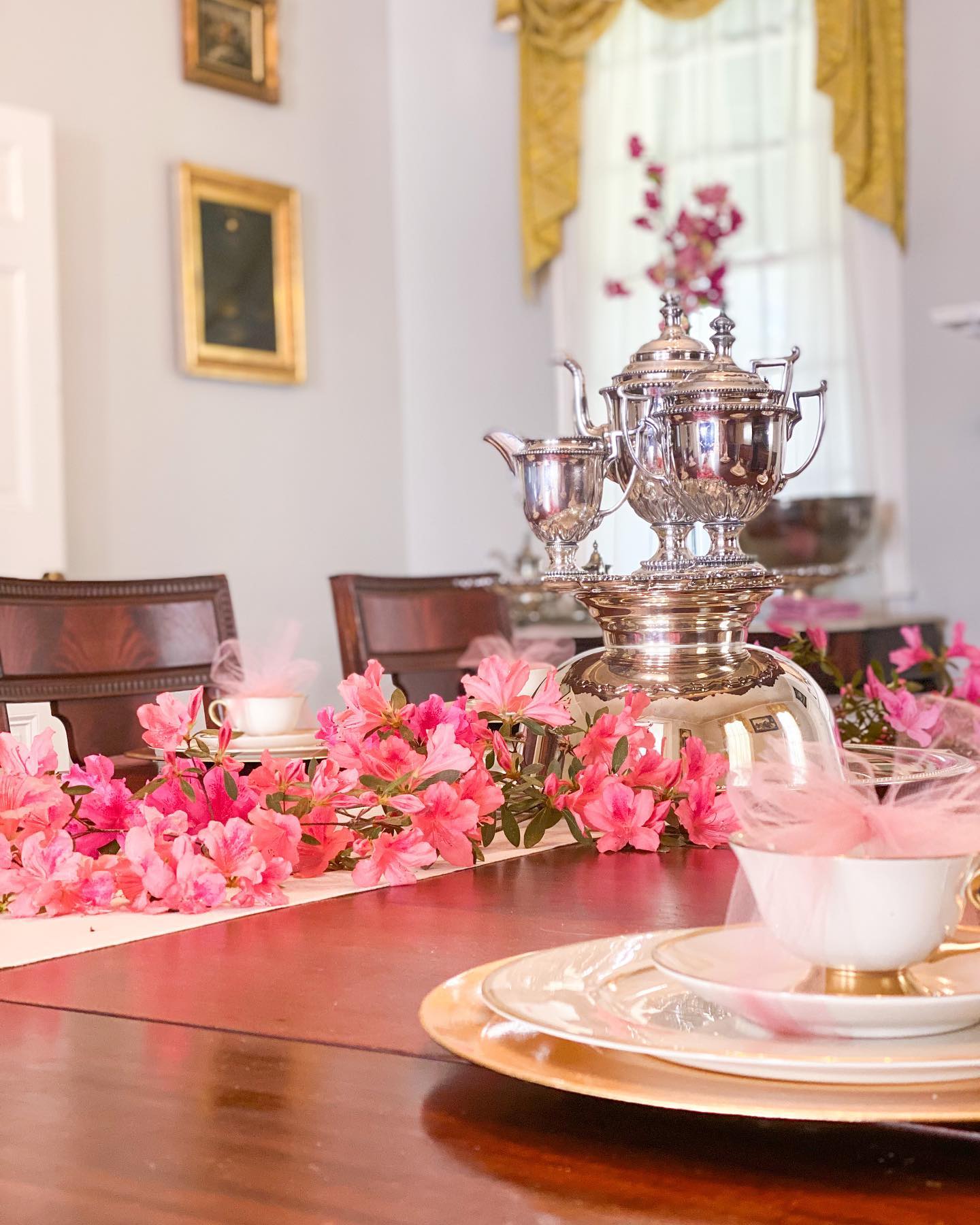 Azalea flowers for wedding table design Azalea flowers for wedding table design