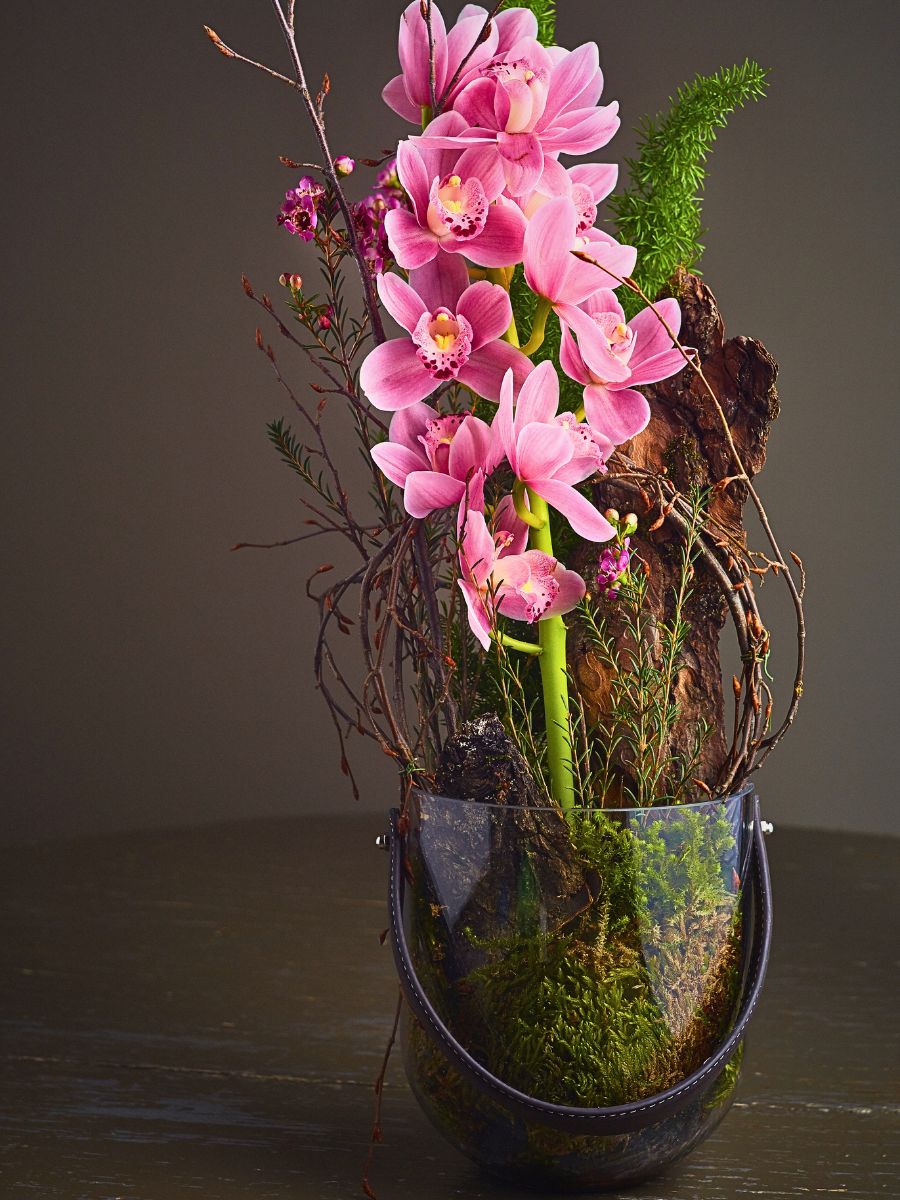 Japanese Flower Arrangements Like Ikebana Embody Traditional Values Through Iki