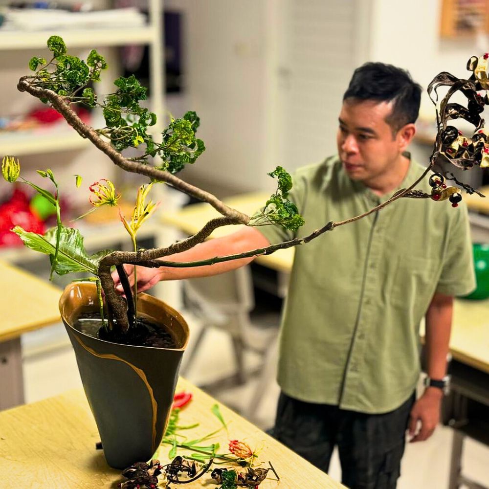 Japanese Flower Arrangements Like Ikebana Embody Traditional Values Through Iki