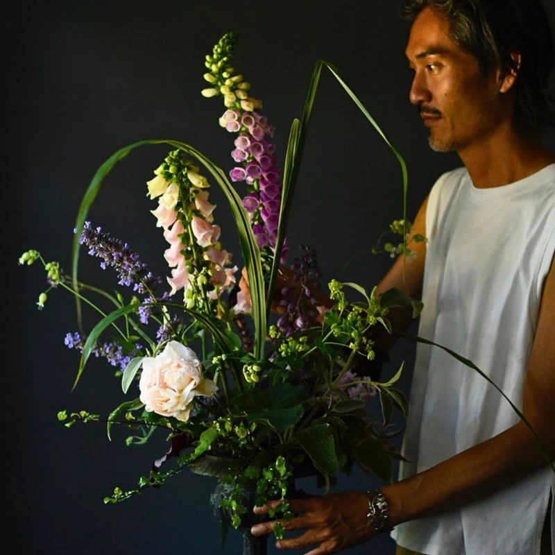 How Japanese Flower Arrangements Like Ikebana Embody Traditional Values Through Iki