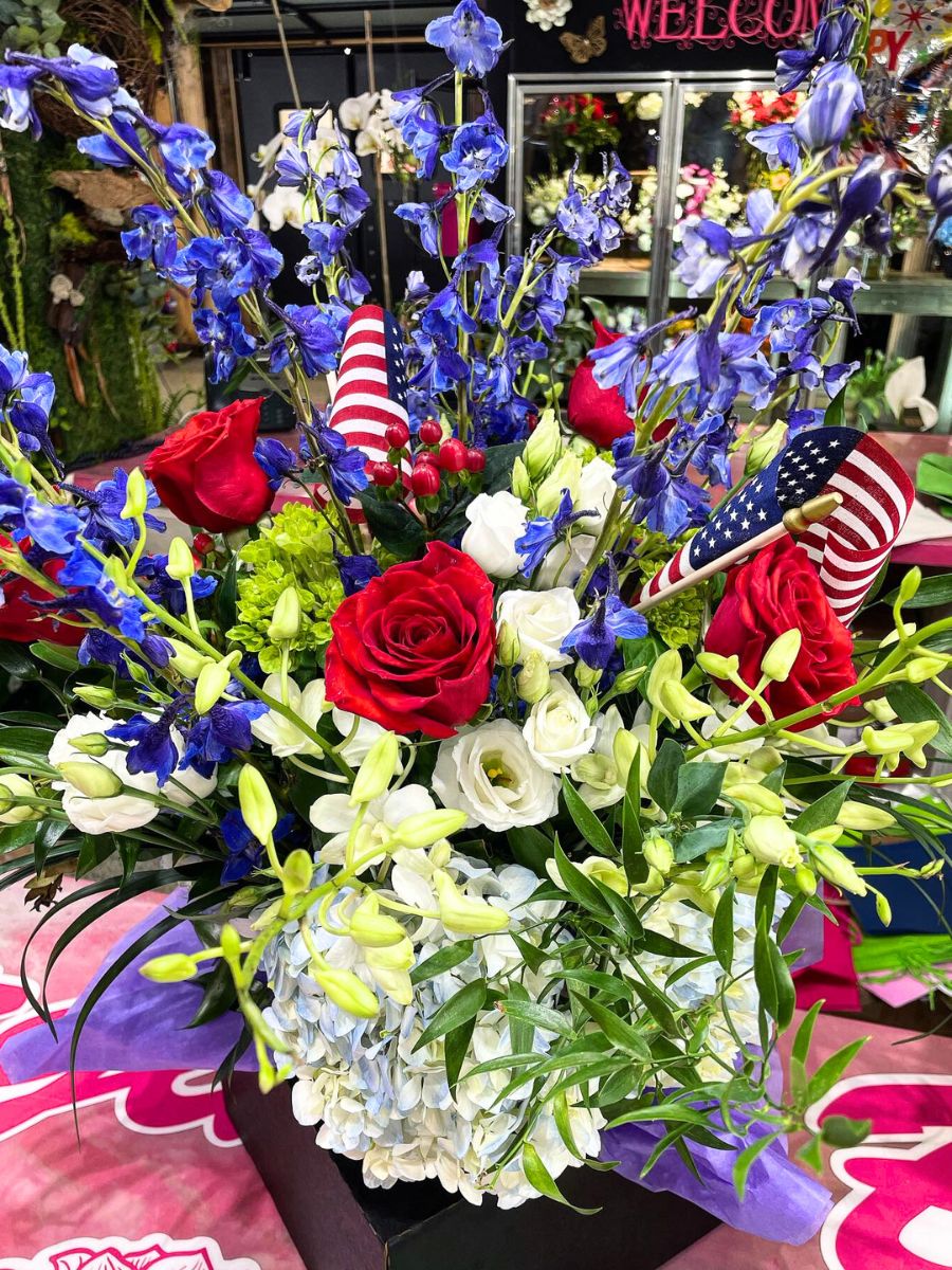 Fourth of July arrangement with red roses Fourth of July arrangement with red roses