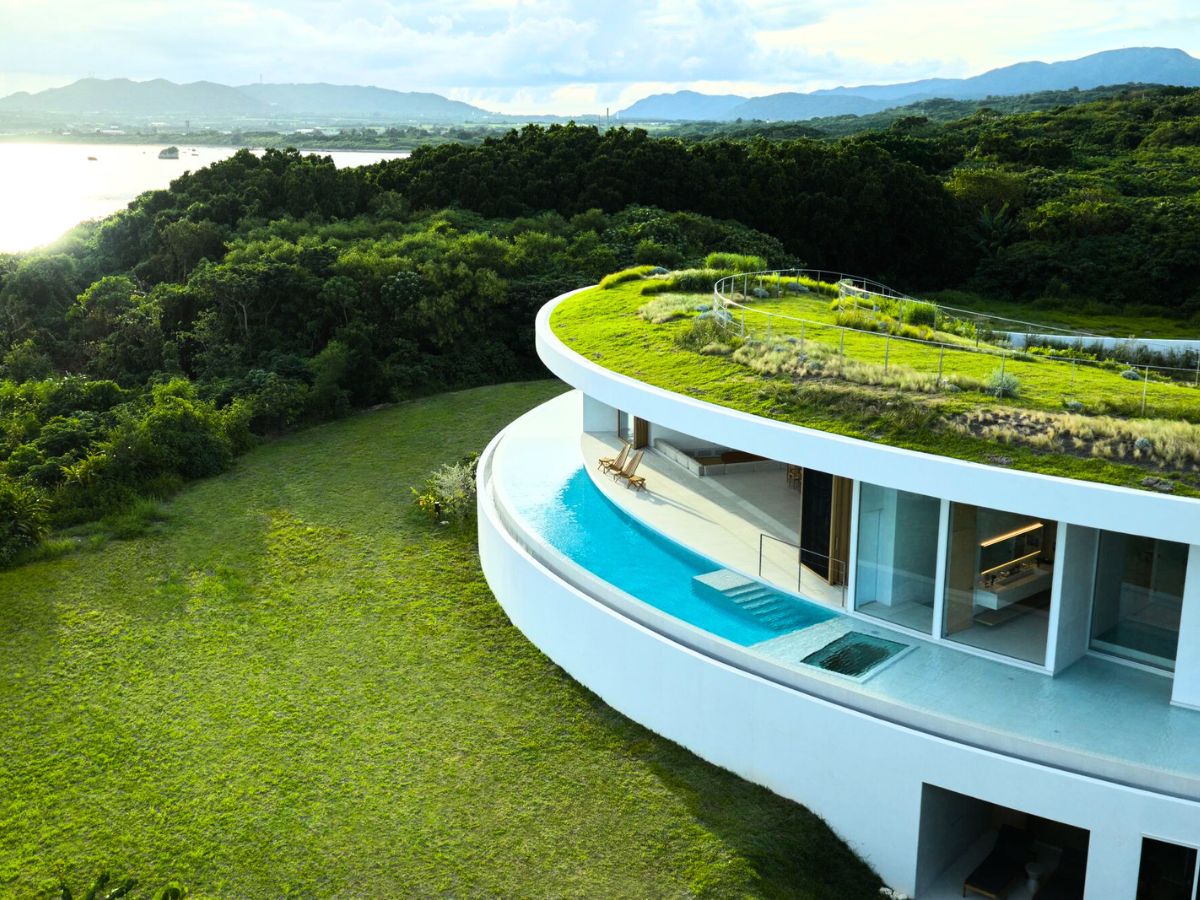 Outer view of the EARTH villa