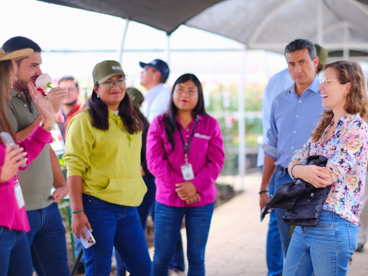 Colleagues in the flower industry in Ecuador Colleagues in the flower industry in Ecuador