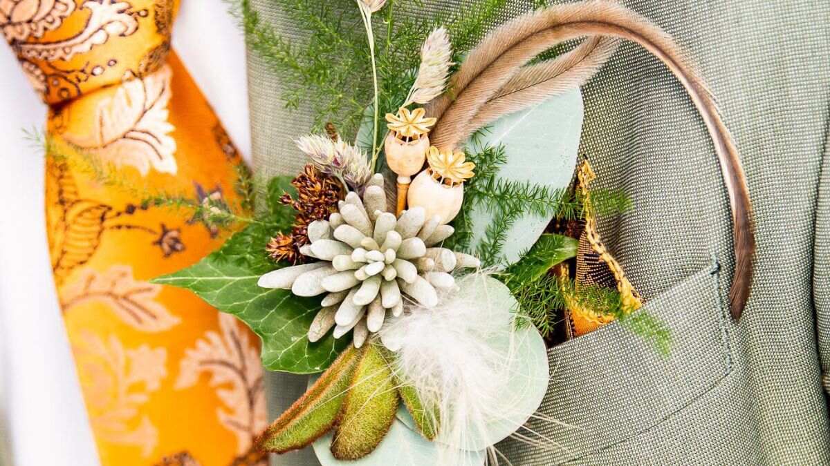 Corsage with succulents by Decorum Plants and Flowers Corsage with succulents by Decorum Plants and Flowers