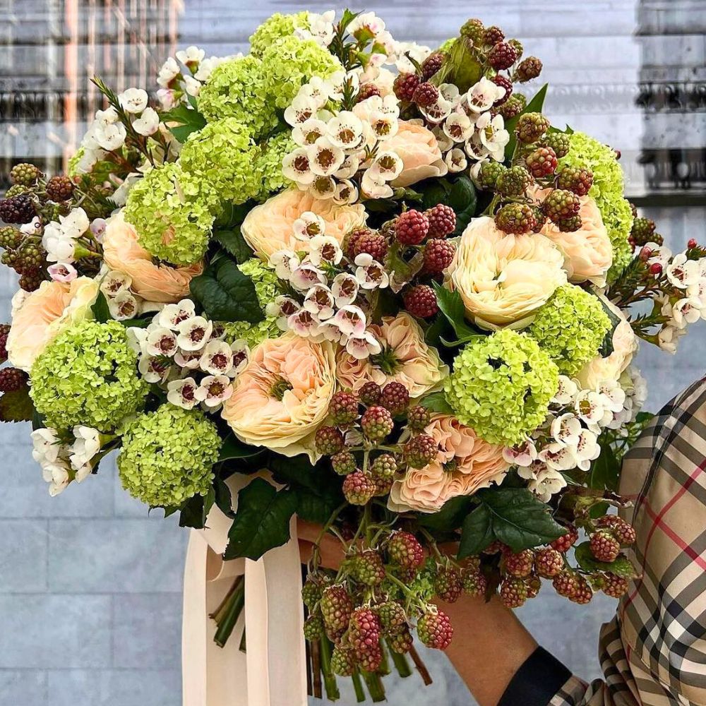 Waxflowers in a mixed bouquet is the cheat code Helix Australia