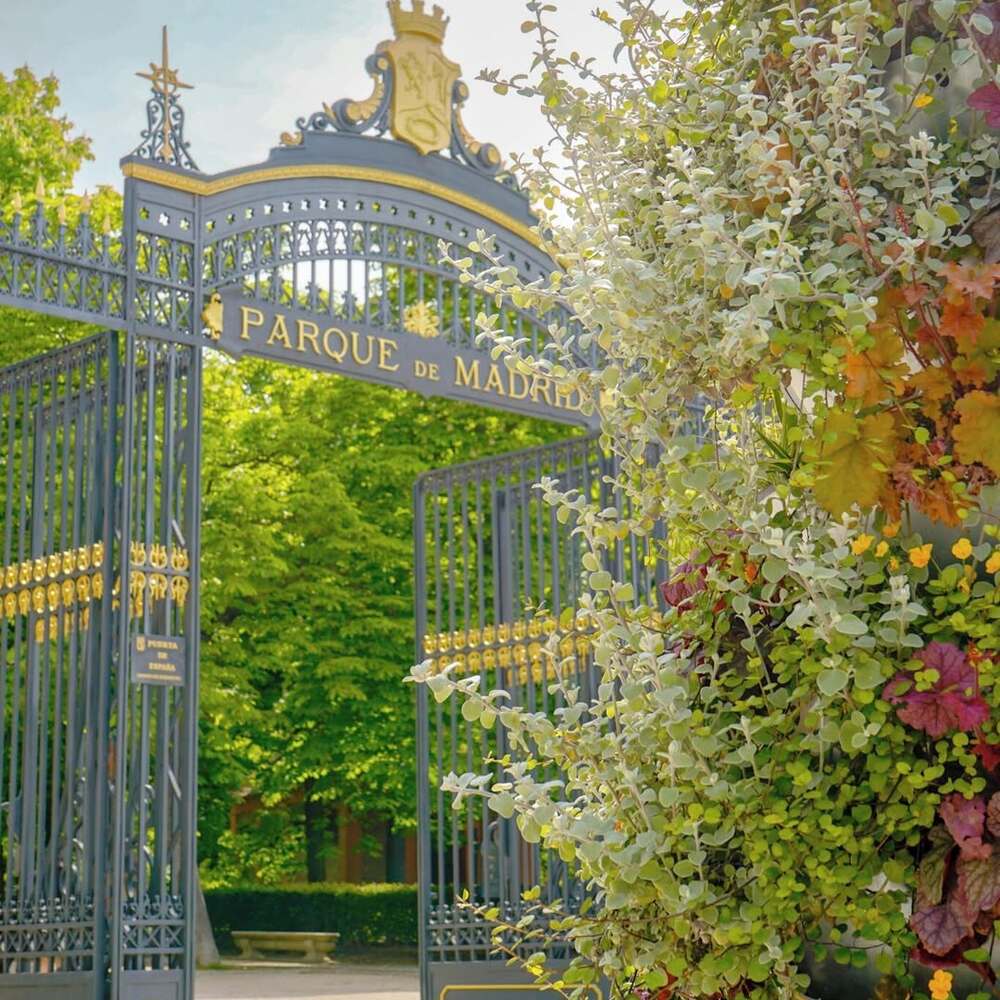 Madrid's Retiro Park gate in Span Madrid's Retiro Park gate in Span