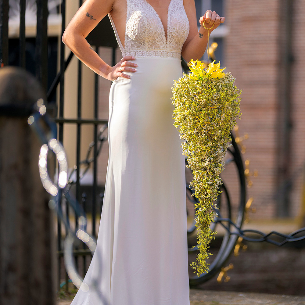Franka Roenhorst yellow wedding garland Franka Roenhorst yellow wedding garland