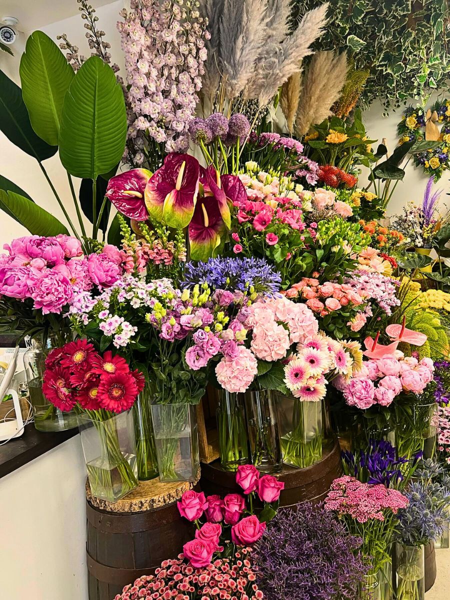 Fresh flowers Easy and Practical Tips to Distinguish Between Real and Faux Flowers