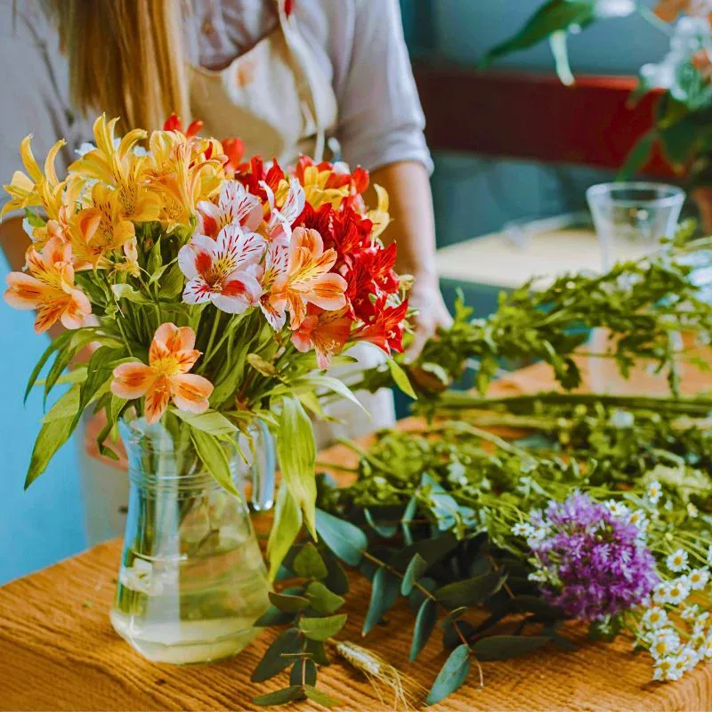 Easy and Practical Tips to Distinguish Between Real and Faux Flowers