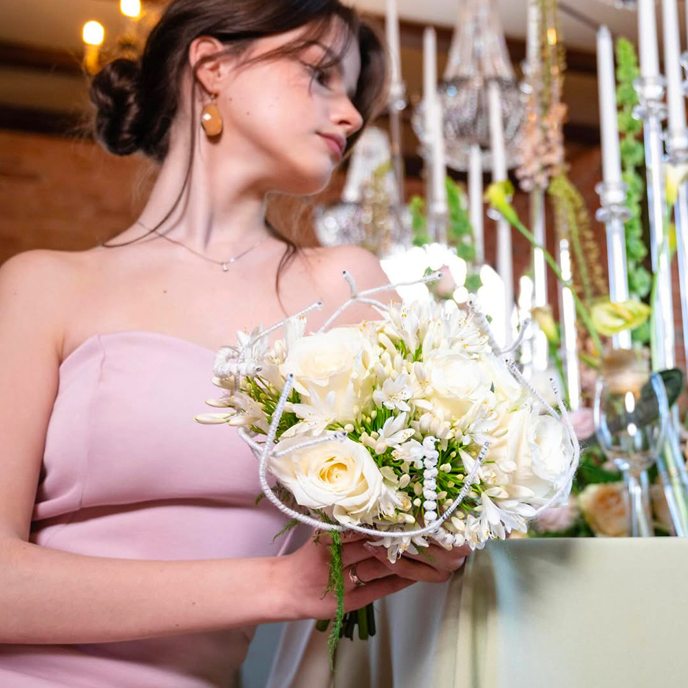 Rose Nova Vita Wedding bouquet model by Kristina Rimiene Rose Nova Vita Wedding bouquet model by Kristina Rimiene
