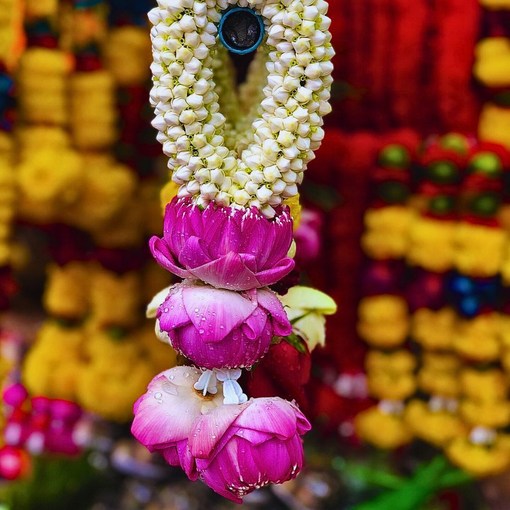 Floral garland Phuang Malai: Thailand’s Art of Making Floral Garlands