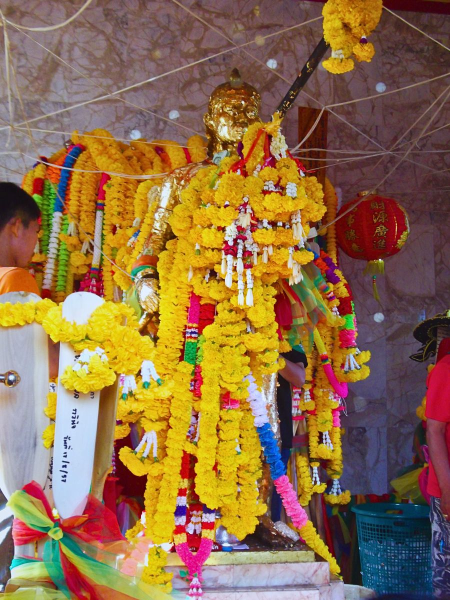 Flower garlands Phuang Malai: Thailand’s Art of Making Floral Garlands