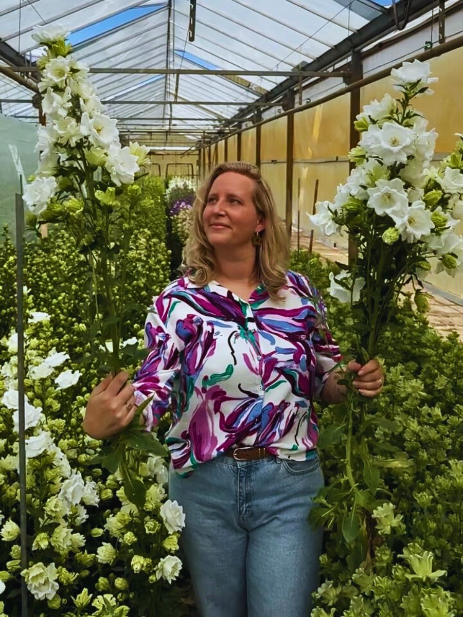 Flowers Does a Plant’s Height and Stature Affect Its Flower Production and Reproductive Success?