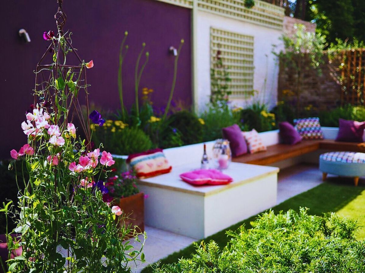 A contemporary garden Contemporary Gardens Offer a Fresh Take on Modern Outdoor Living