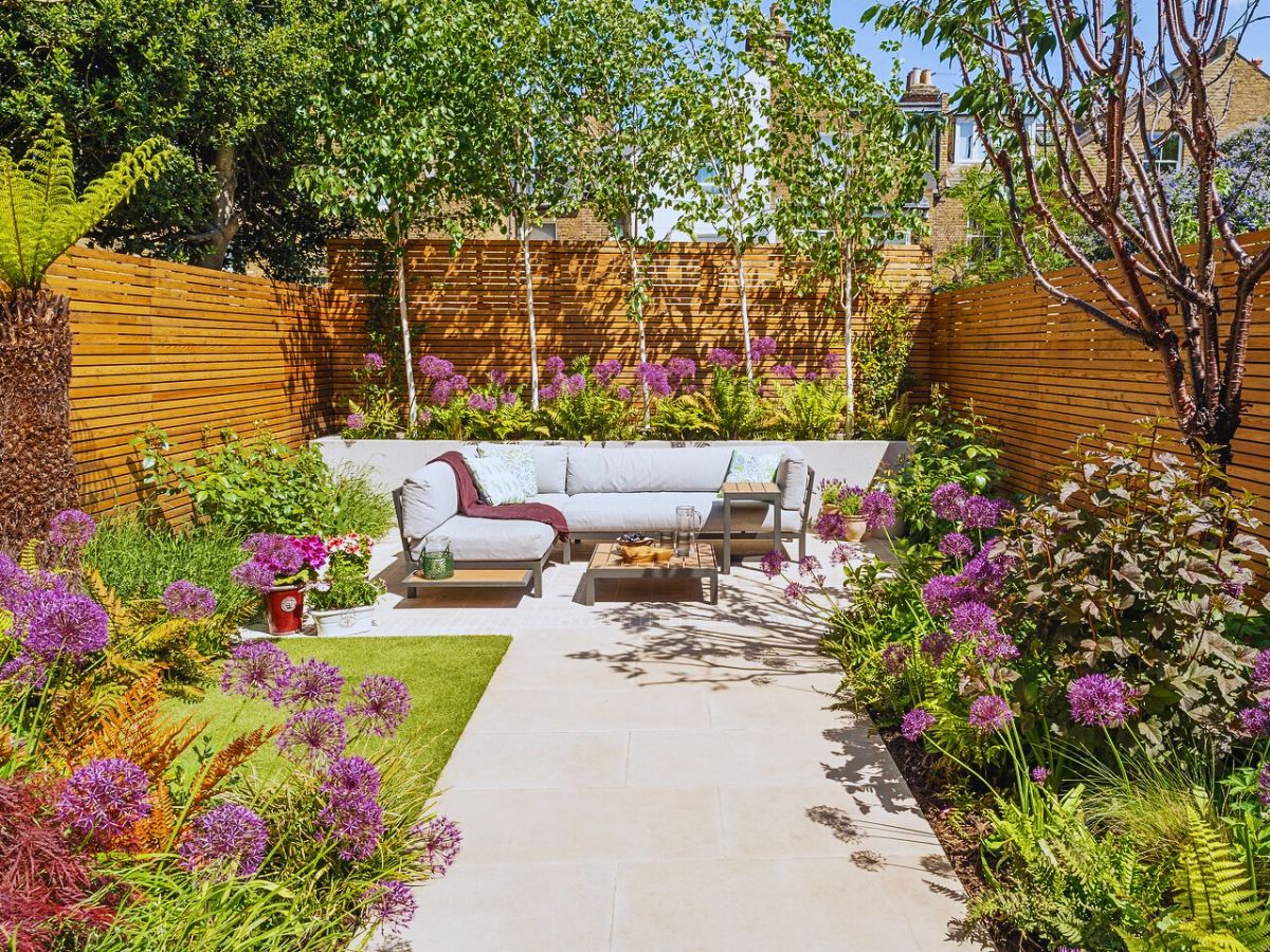 Flowerful garden Contemporary Gardens Offer a Fresh Take on Modern Outdoor Living