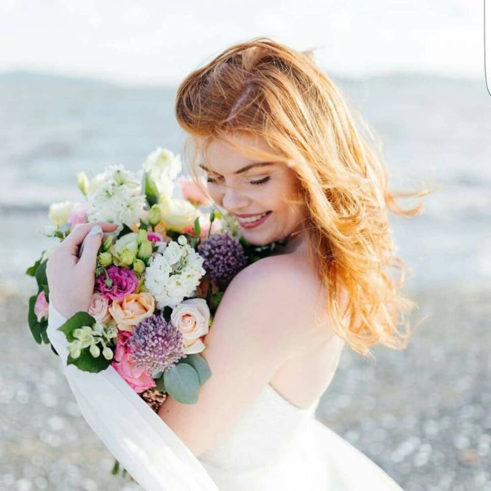 A beautifull girl hoalding scented flower A beautifull girl hoalding scented flower