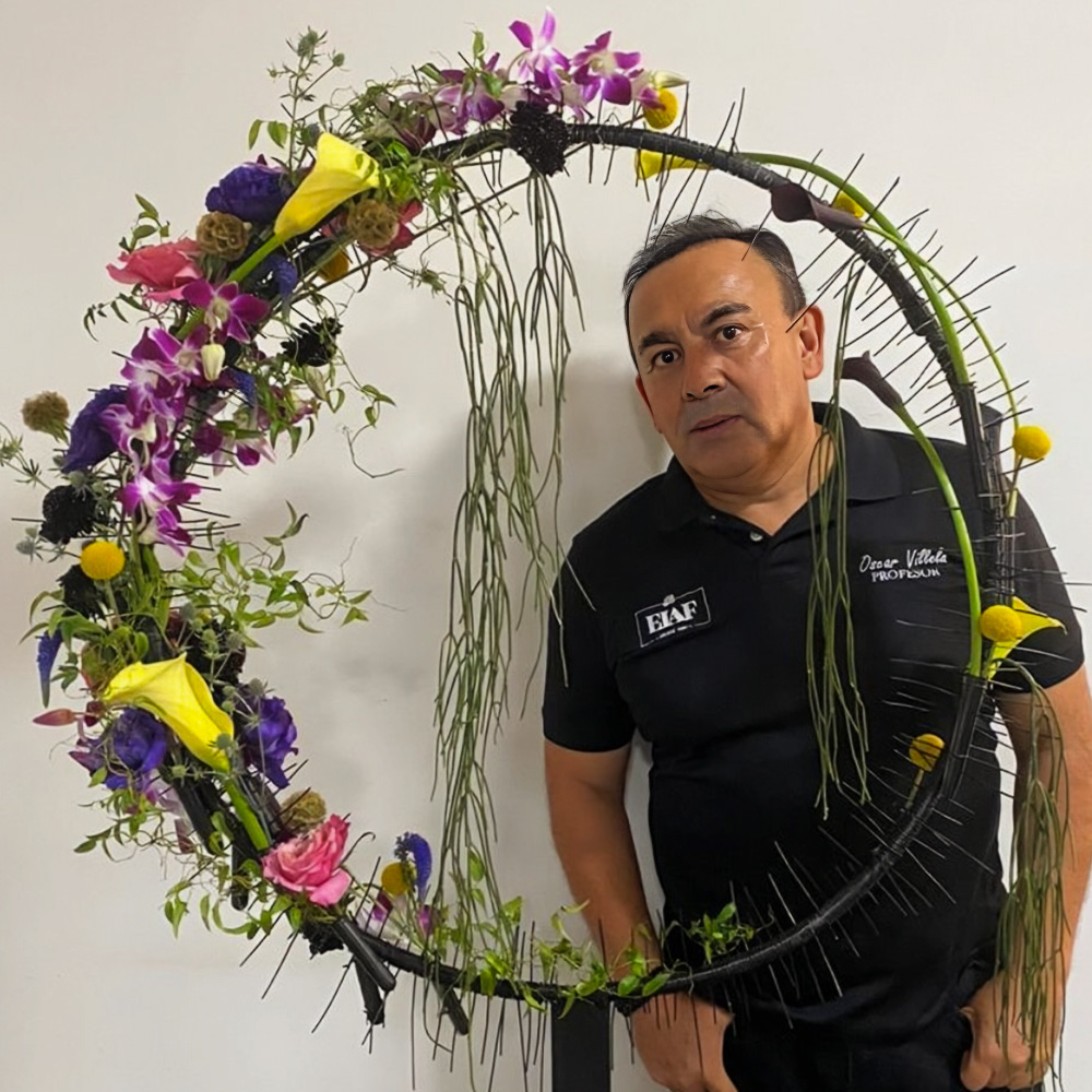 Oscar Villela looking through round design Oscar Villela looking through round design