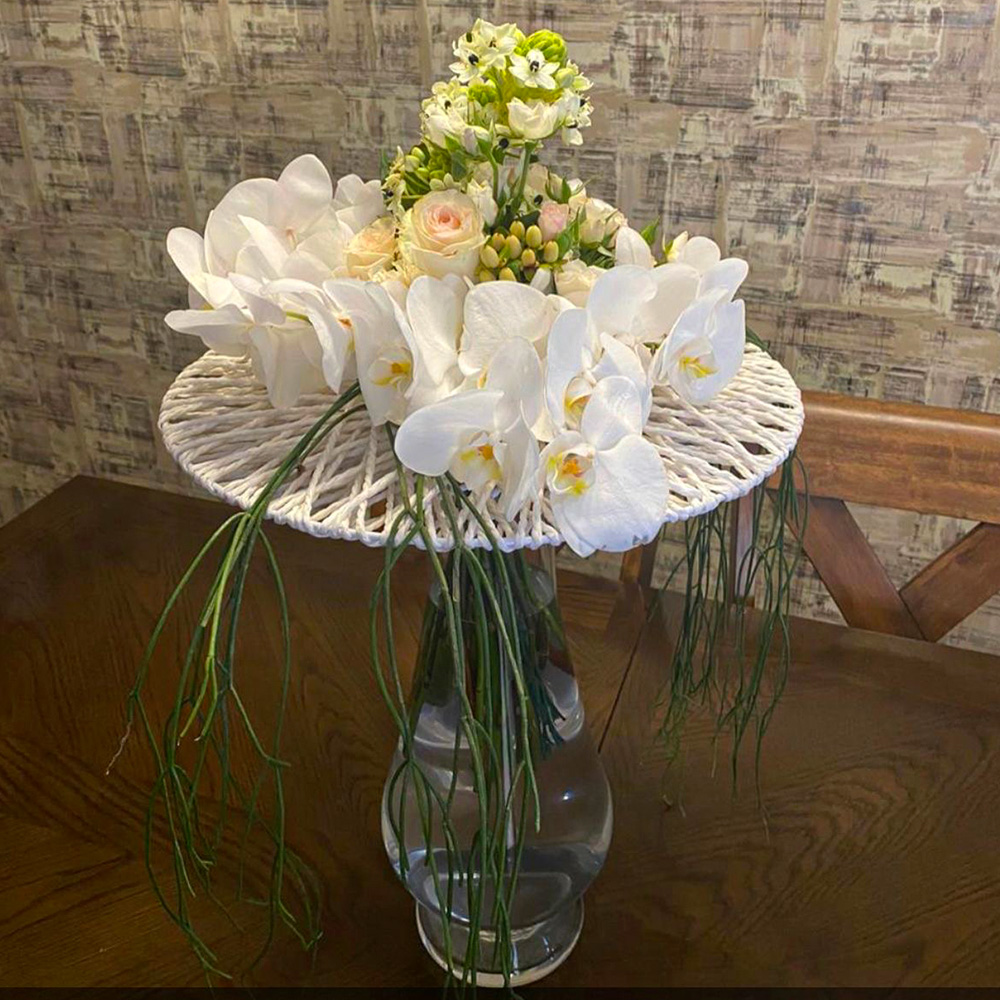 Oscar Villela white design orchids