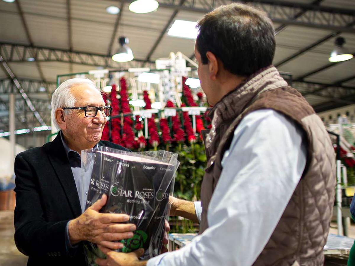 Francisco and Diego Negrete with bunch of roses Francisco and Diego Negrete with bunch of roses