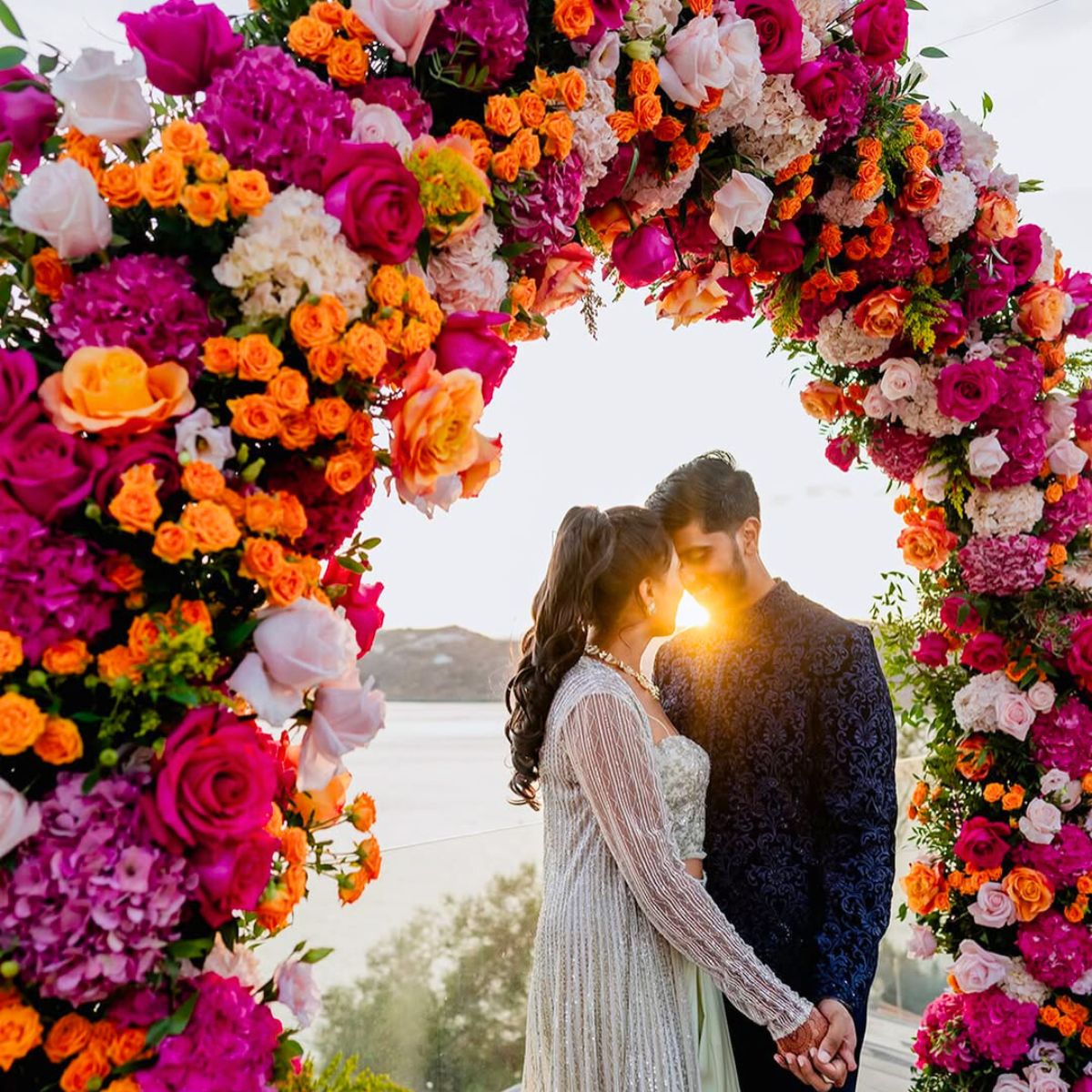 Sunset floral design for a wedding by Fiorentino