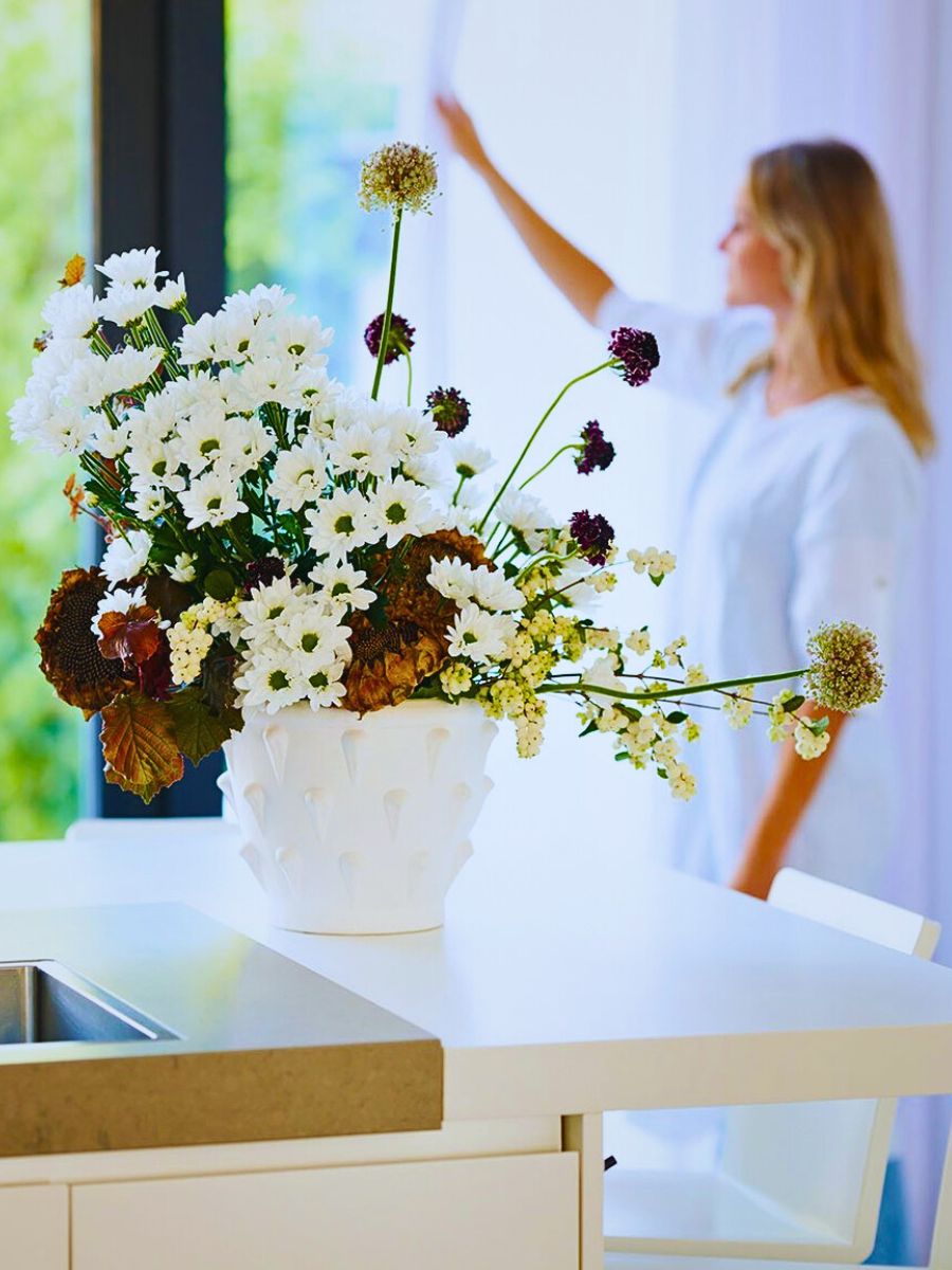 Flowers in a bouquet Simple and Minimalist Design Ideas to Capture the Easy Essence of Summer