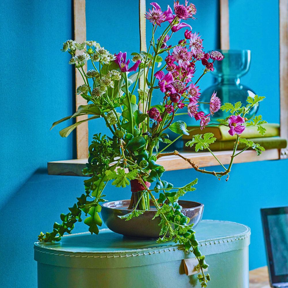 Floral design Capture the Easy Essence of Summer With Simple Minimalist Design